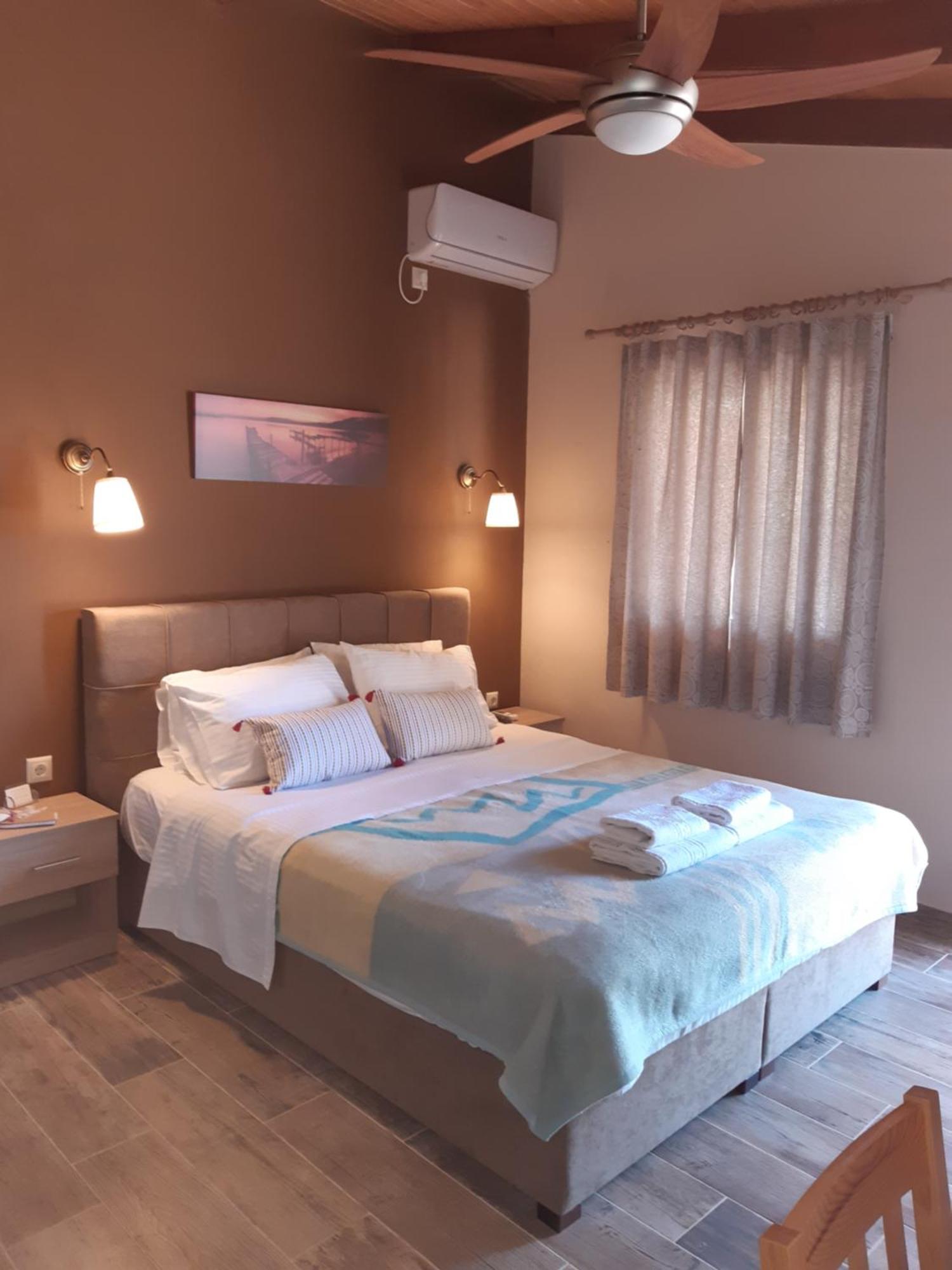 Room Near The Airport Pikermion Room photo